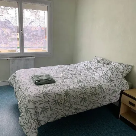 Appart Proche Circuit 2 Chambres 3 Lits Διαμέρισμα *